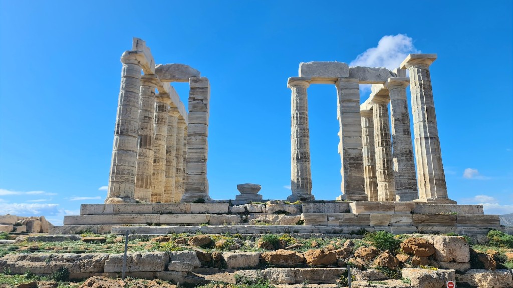 Hoe beïnvloedde de geografie van het oude Griekenland de ontwikkeling ervan?